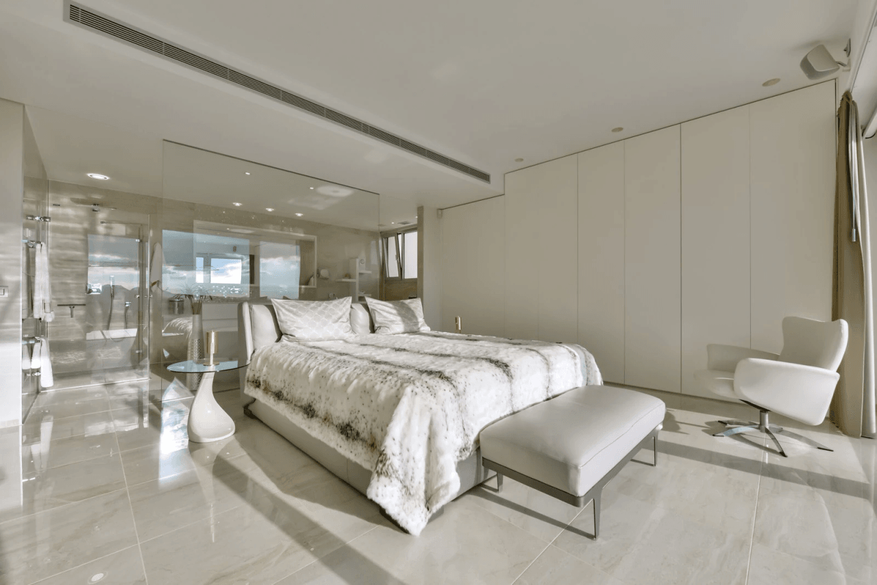 Modern luxury villa with panoramic views of the Mediterranean Sea in the prestigious Sierra de Altea.