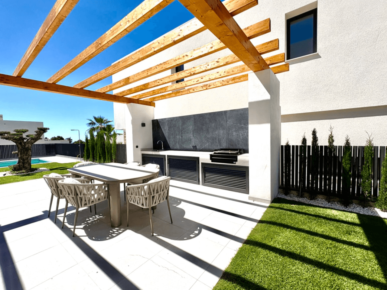 Moderne Villa bezugsfertig