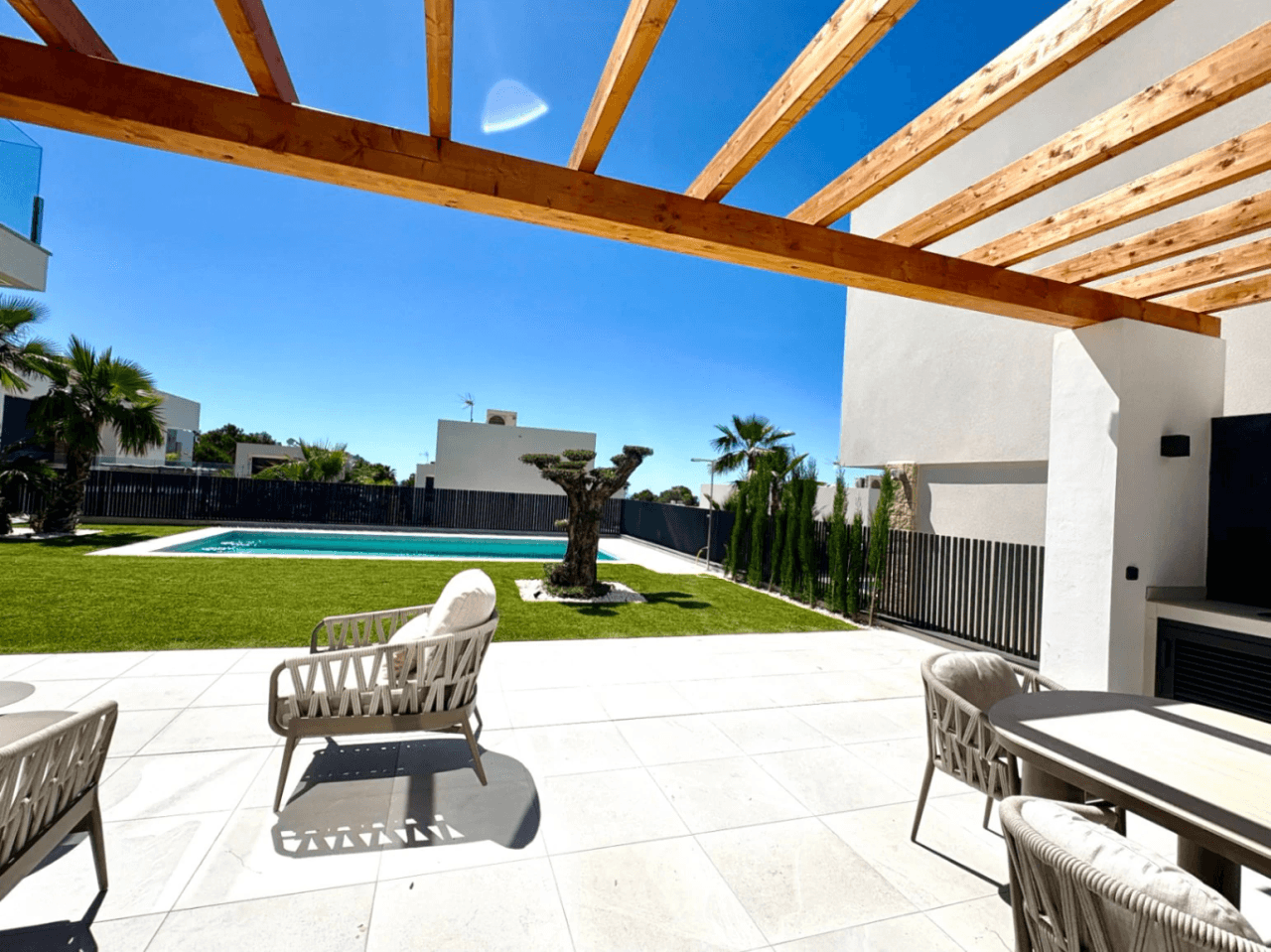 Moderne Villa bezugsfertig