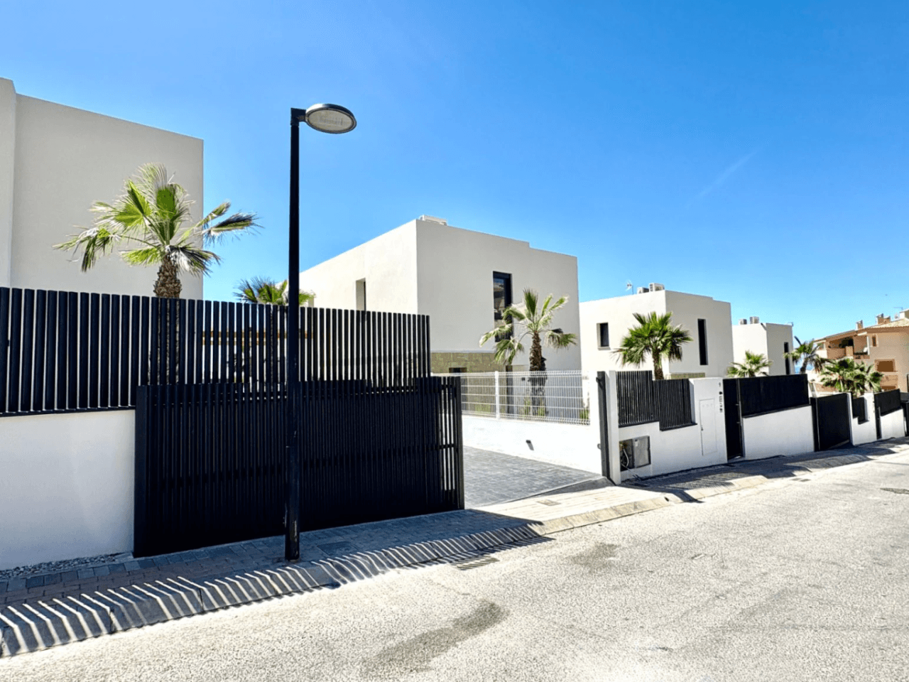 Moderne Villa bezugsfertig