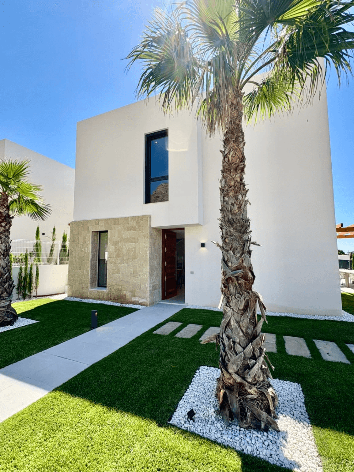 Moderne Villa bezugsfertig