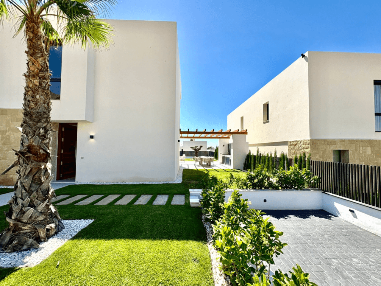 Moderne Villa bezugsfertig