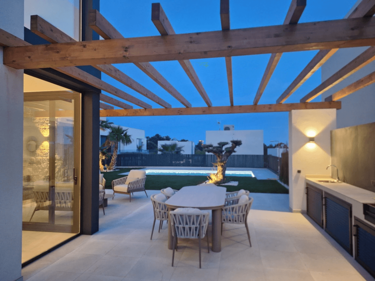 Moderne Villa bezugsfertig