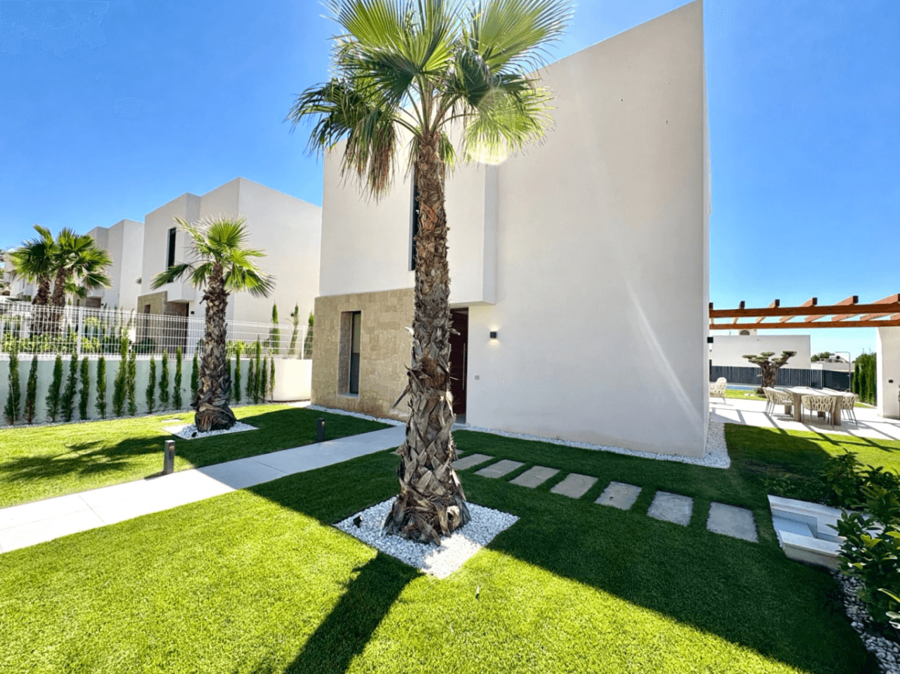 Moderne Villa bezugsfertig