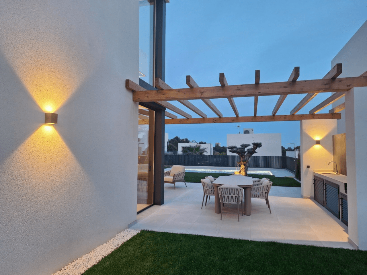 Moderne Villa bezugsfertig