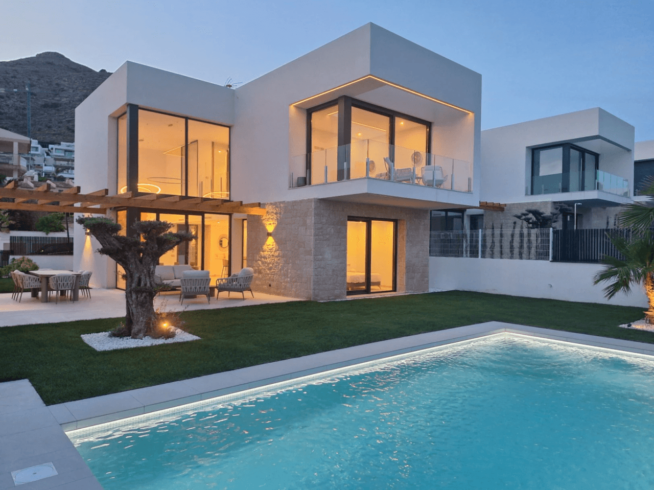 Moderne Villa bezugsfertig