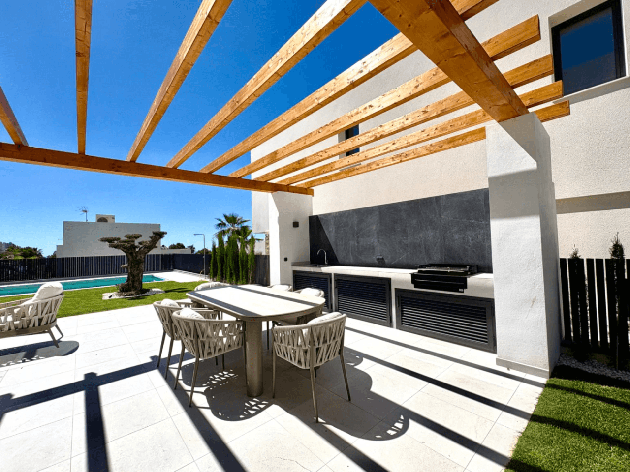Moderne Villa bezugsfertig