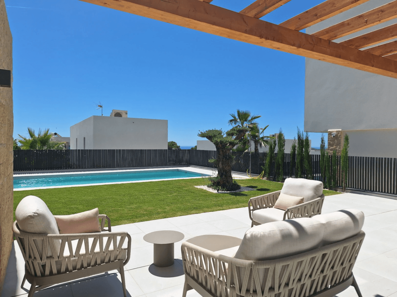 Moderne Villa bezugsfertig
