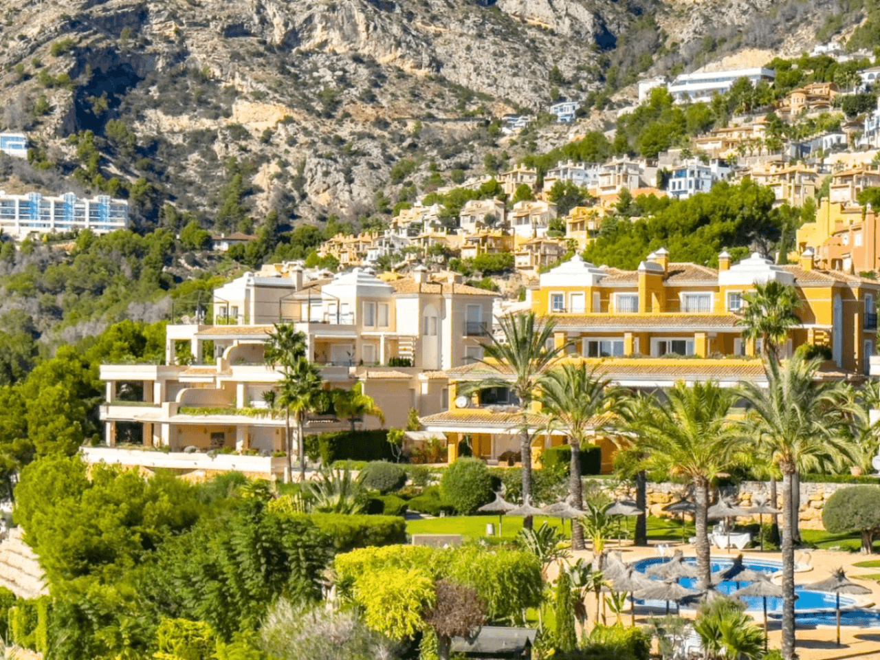 Apartment with large terrace and sea views in Altea Hills