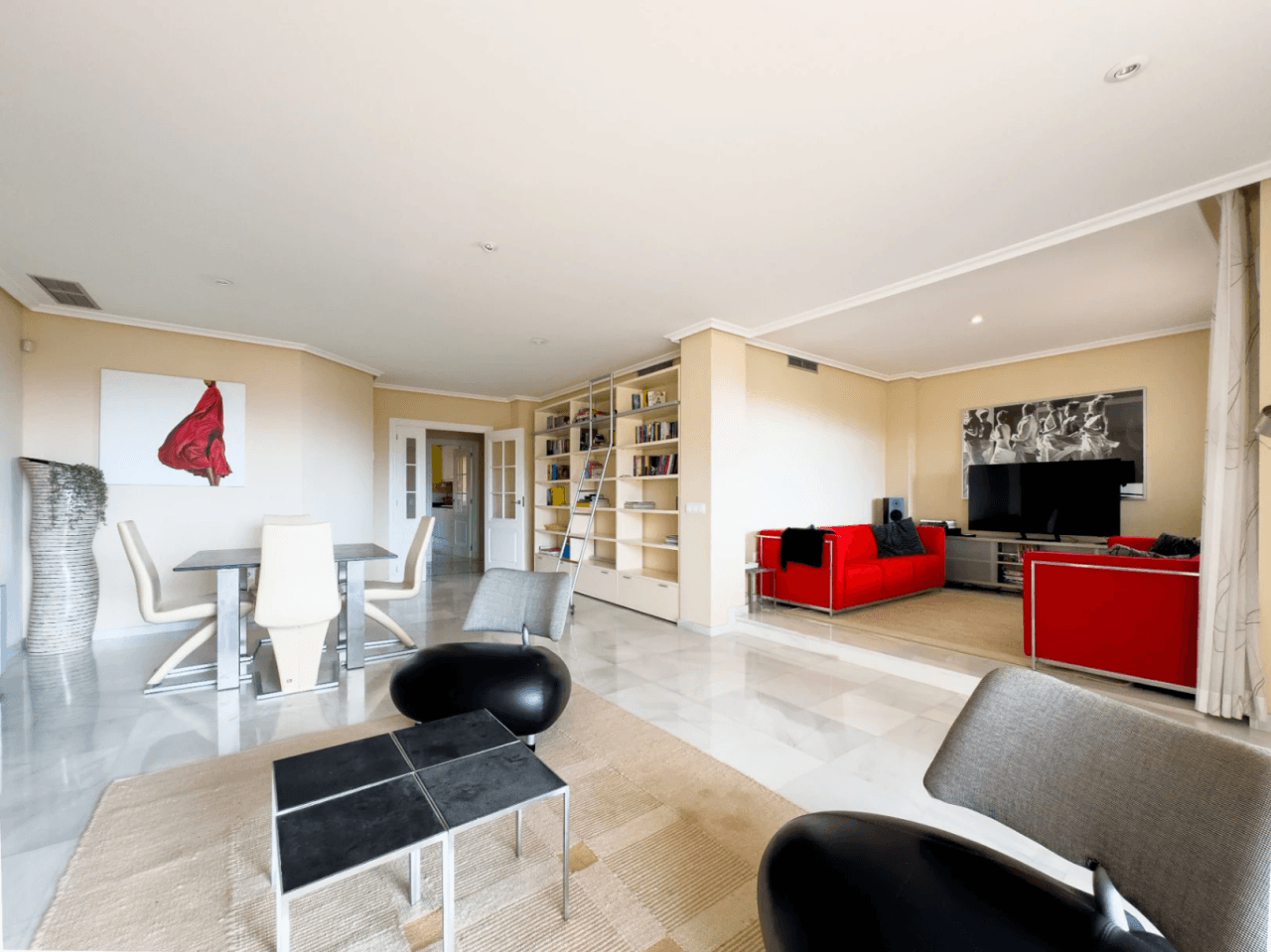 Apartment with large terrace and sea views in Altea Hills