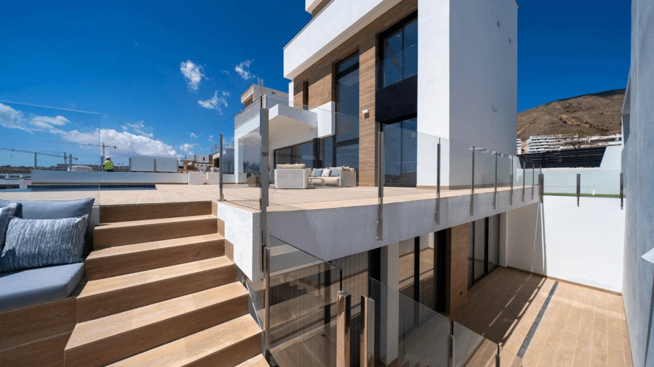 Exklusive Neubauvilla in Finestrat mit Meer- und Bergblick