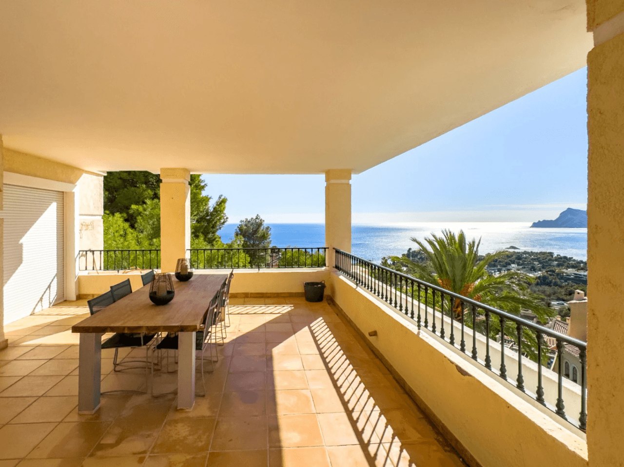 Apartment with large terrace and sea views in Altea Hills