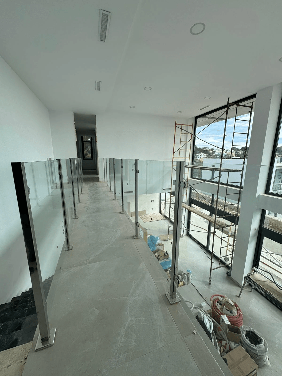 Moderne villa under bygging med utsikt over Peñon de Ifach i Calpe