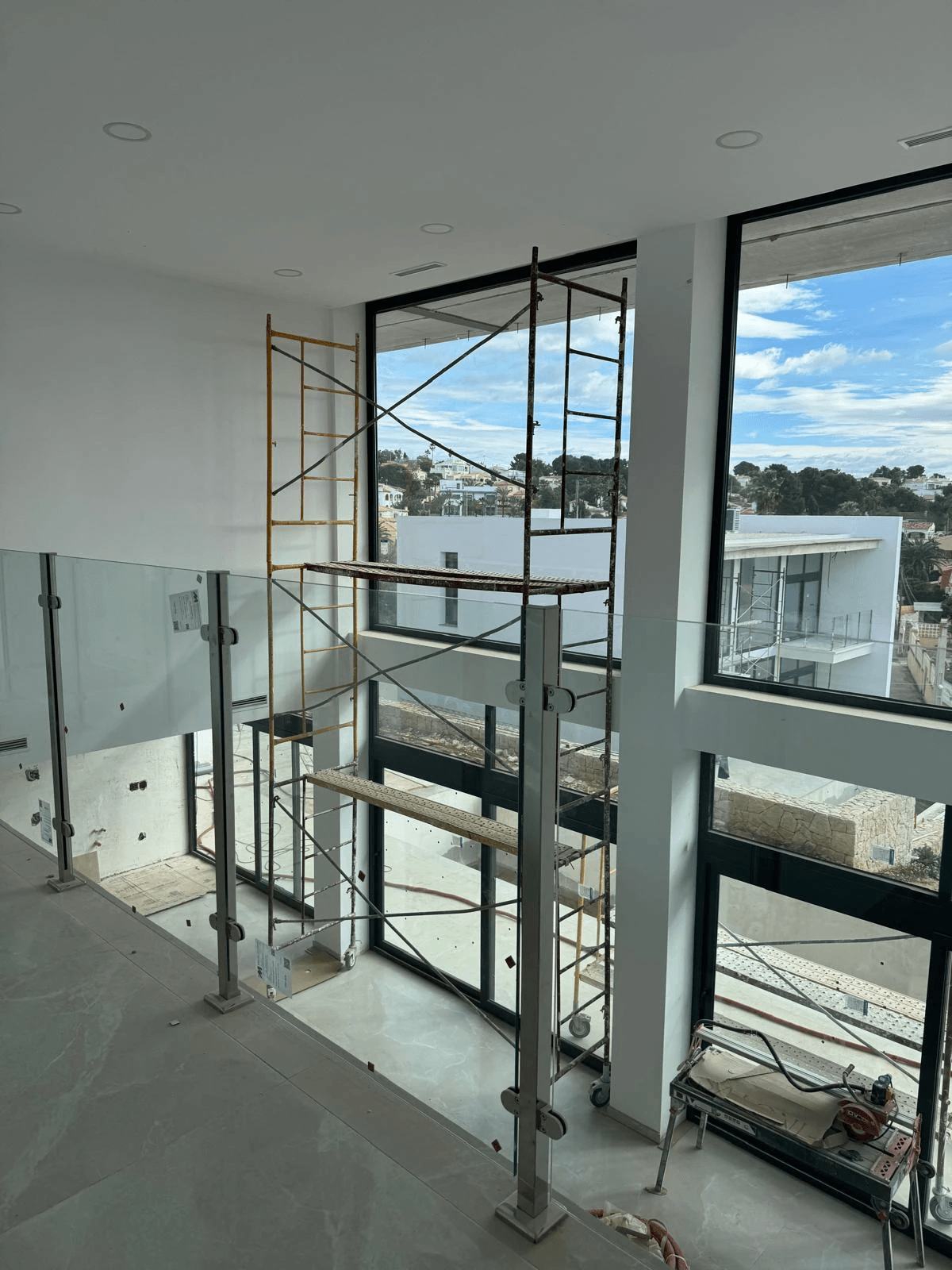 Moderne villa under bygging med utsikt over Peñon de Ifach i Calpe