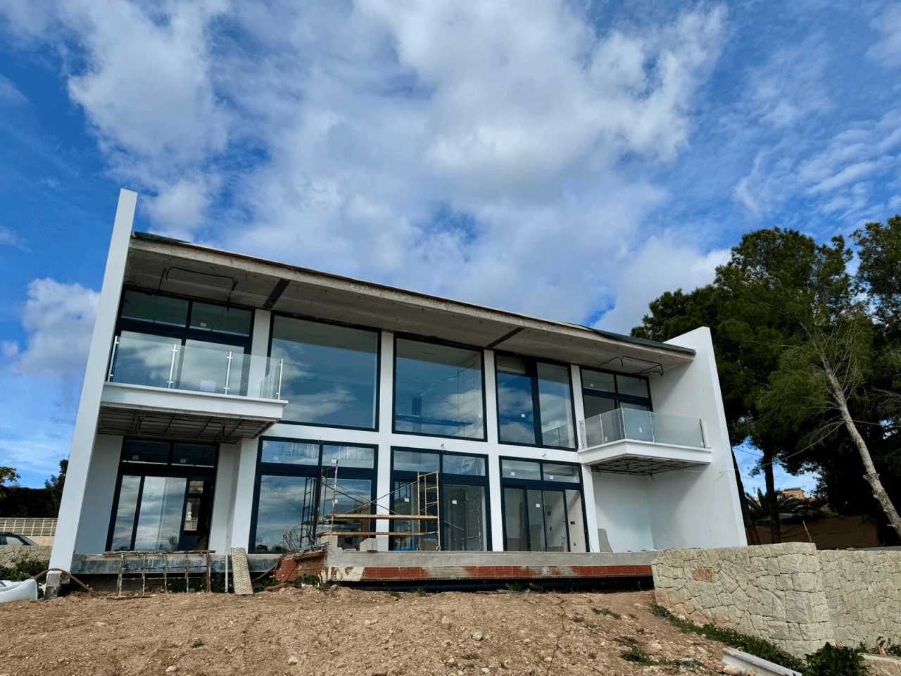 Moderne villa under bygging med utsikt over Peñon de Ifach i Calpe