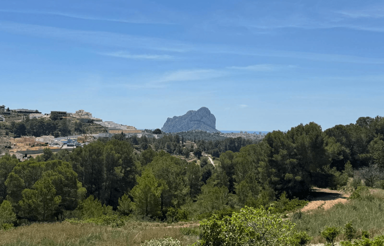 Parsel med prosjekt for luksuriøst glamping-resort 4 km fra stranden i Benissa.