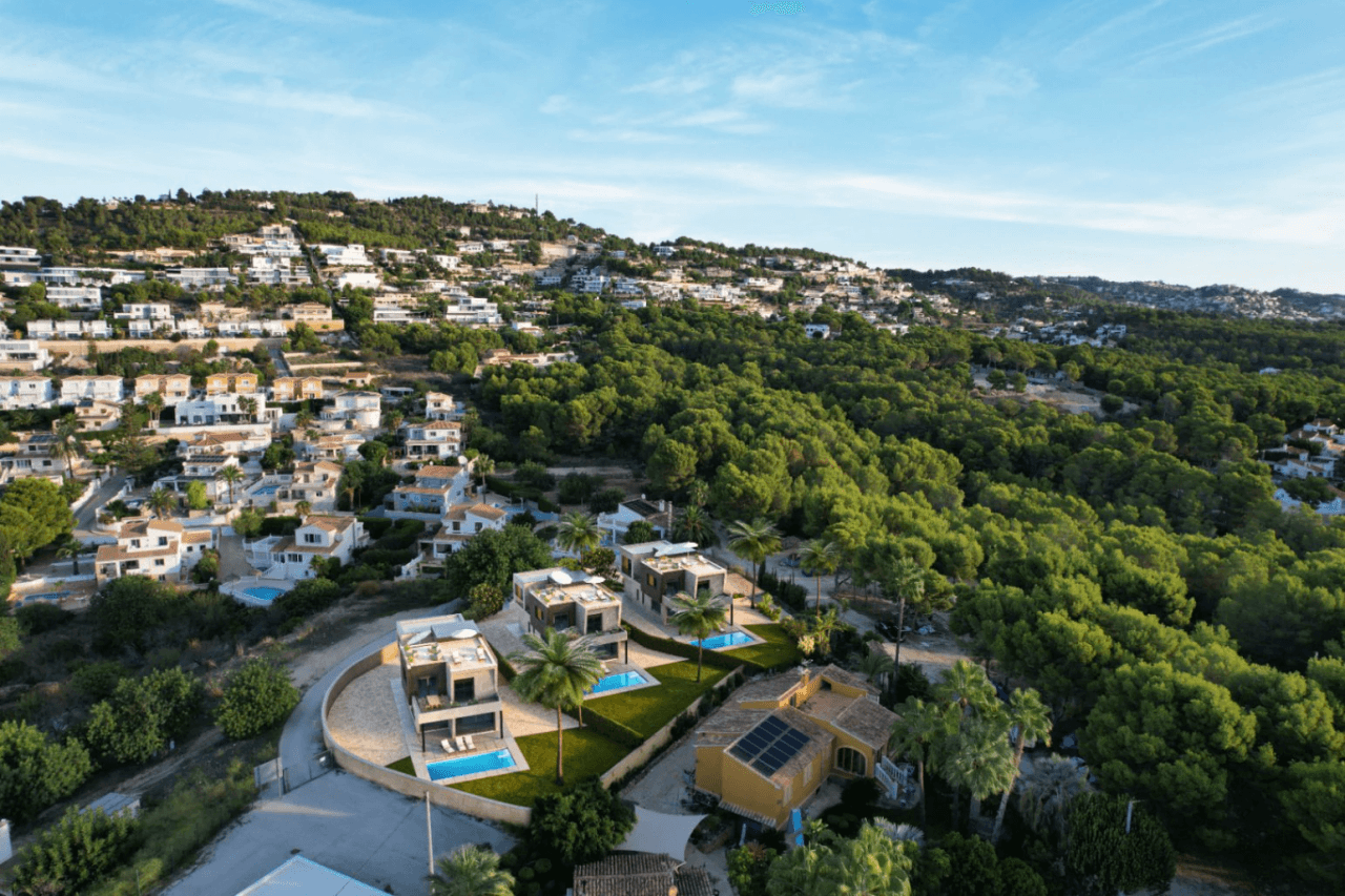 Moderne mediteranske villaer med privat basseng i Calpe