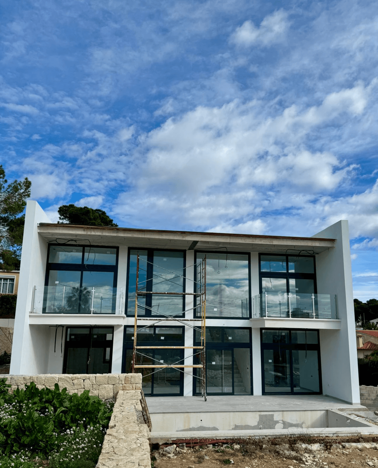 Moderne villa under bygging med utsikt over Peñon de Ifach i Calpe