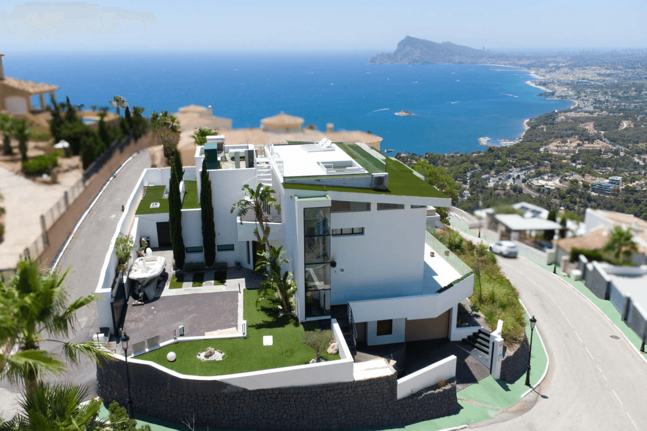Villa for sale in Altea