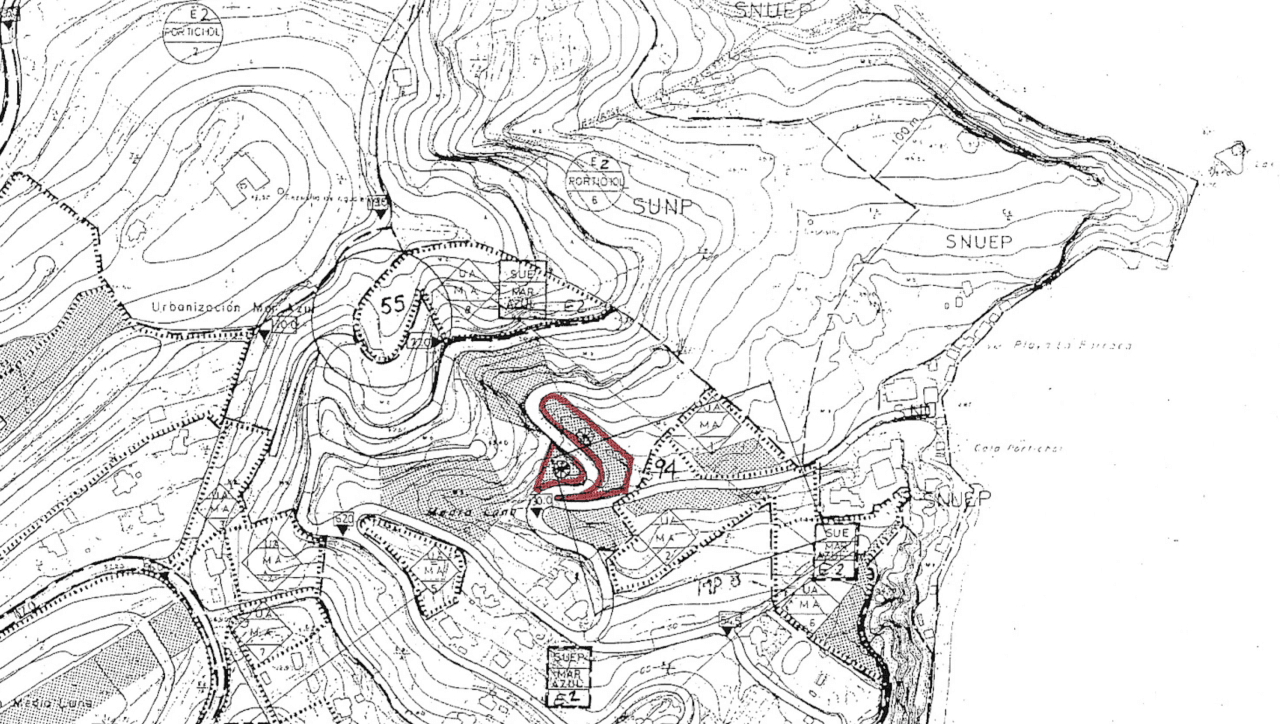 Terrain à la vente à Javea